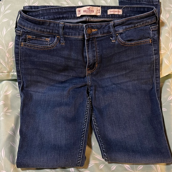 Denim - HOLLISTER size 9r (29w 30L) low rise super skinny soft in great condition Jeans